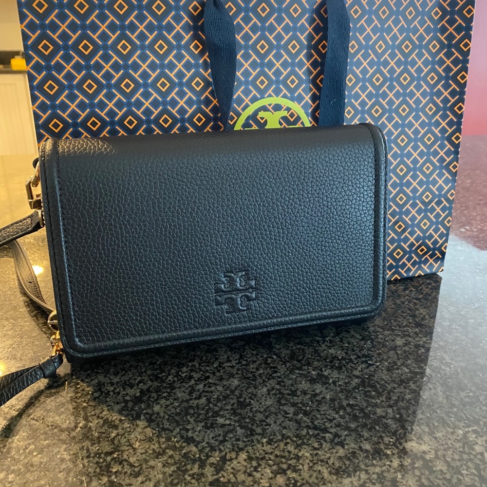 Tory Burch Thea Flat Wallet Cross Body- Black